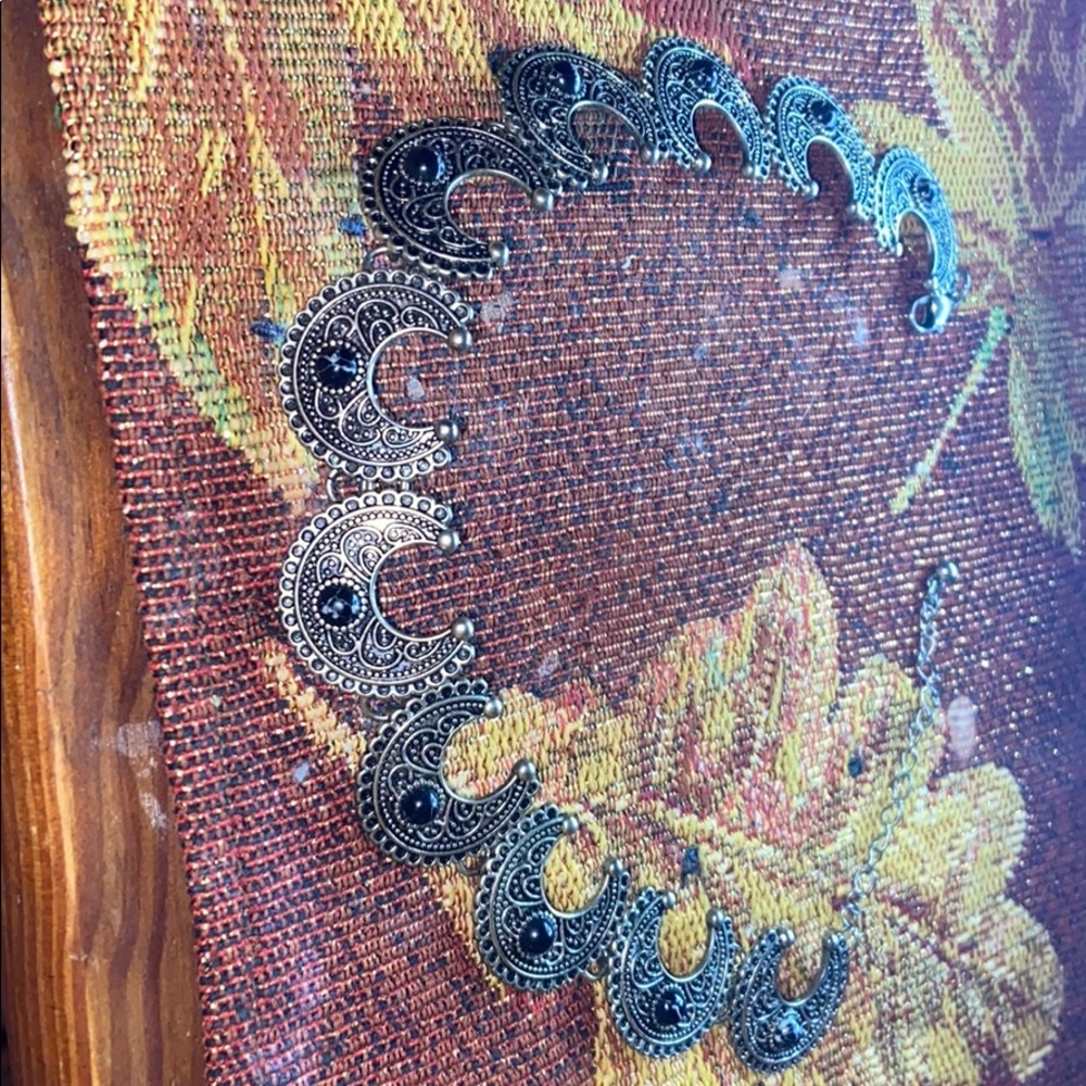 Black and sliver choker